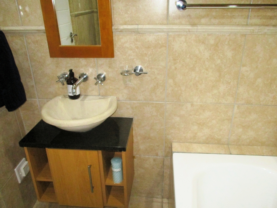 To Let 2 Bedroom Property for Rent in Strand North Western Cape